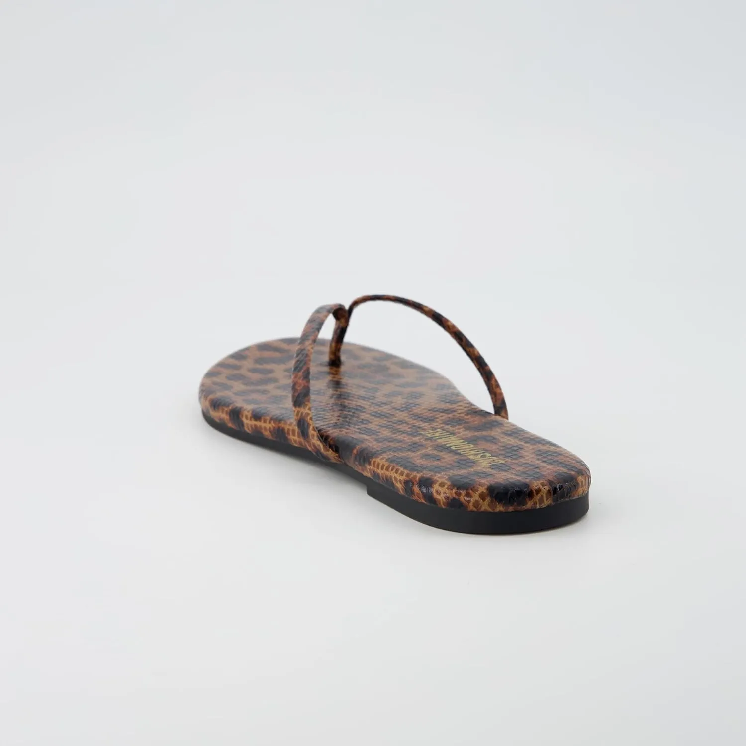 CUSHIONAIRE Cruise Womens Minimalist Flip Flops  Ultra-Lightweight Summer Sandals with Non-Slip Sole